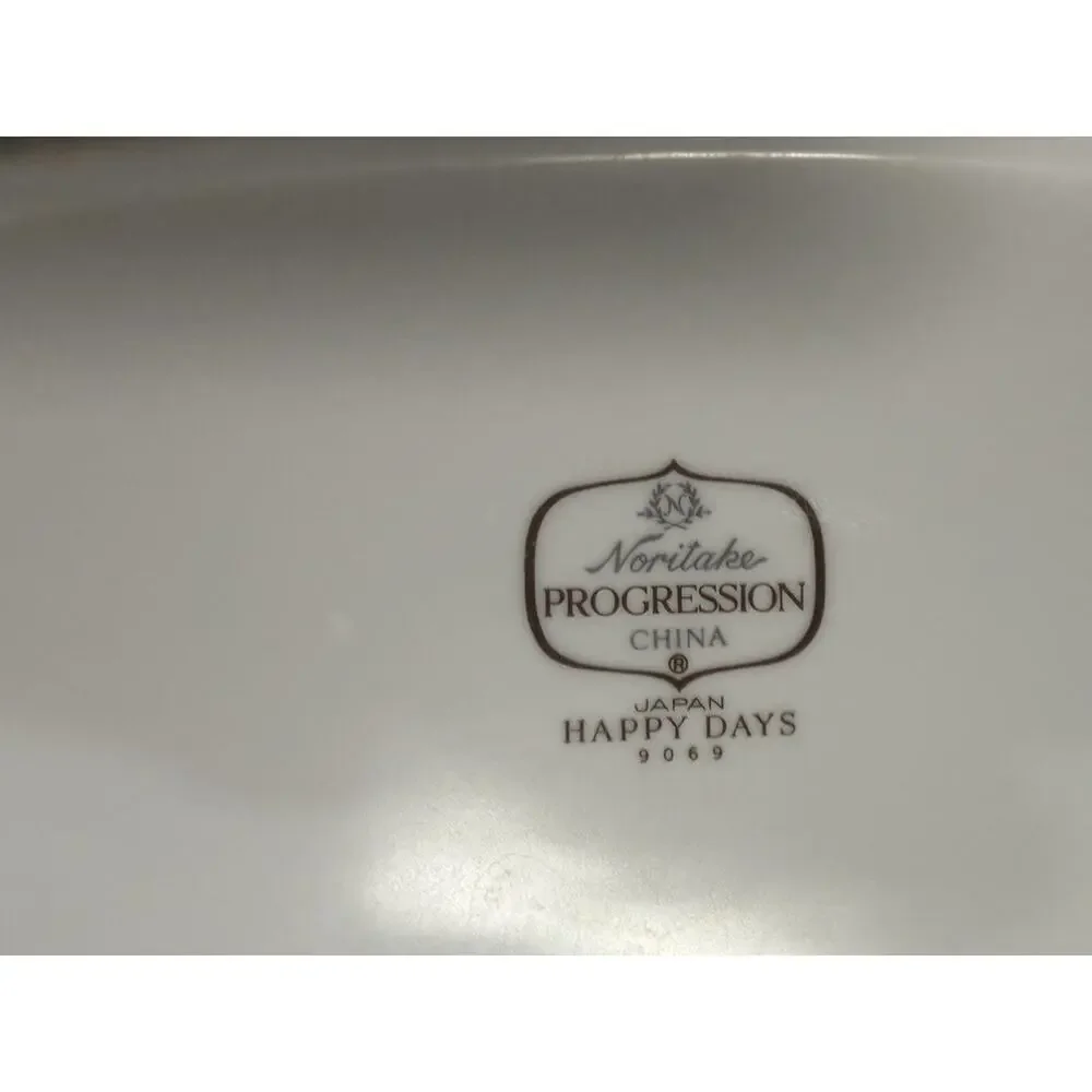 Noritake Happy Days 9069 Japan 10 in. Progression Casserole Dish Rectangular